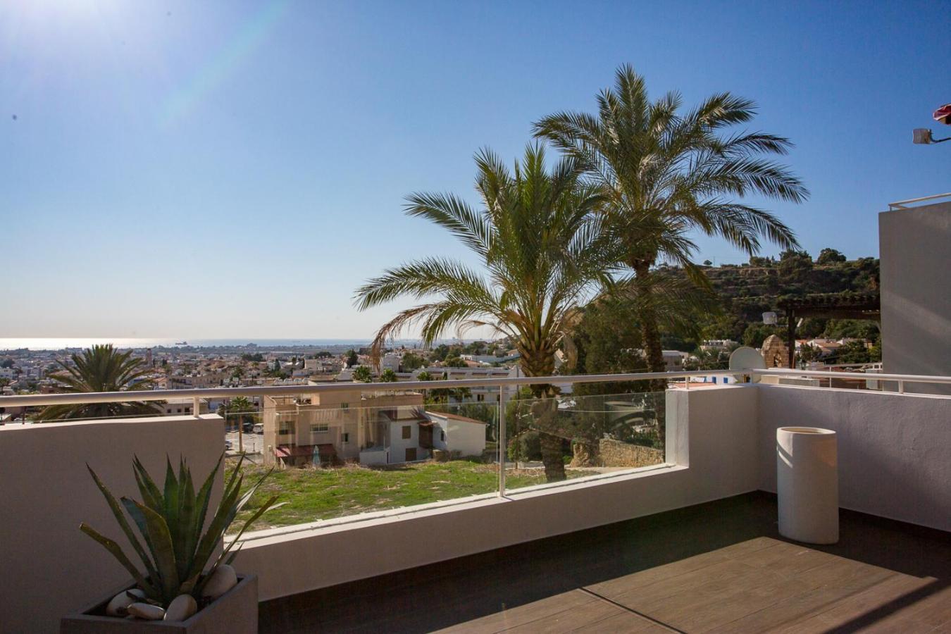 Penthouse Duplex Overlooking The Mediterranean Larnaca Ngoại thất bức ảnh